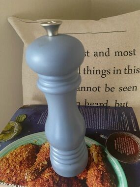 Le Creuset Blue Pepper Mill